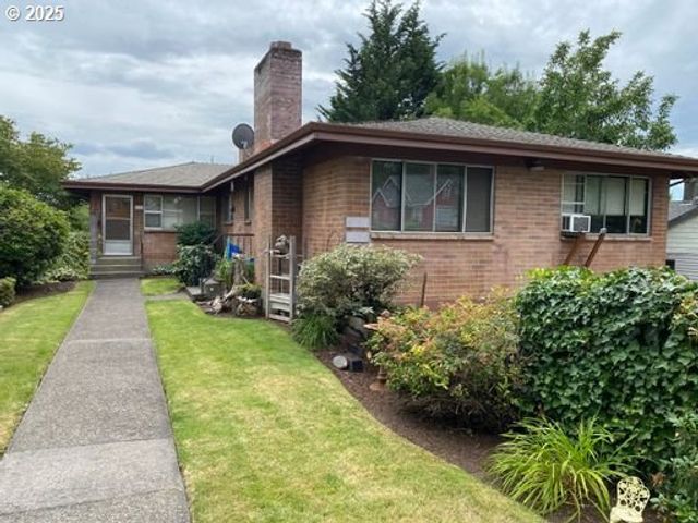 4134 Se WASHINGTON St, Milwaukie, OR 97222