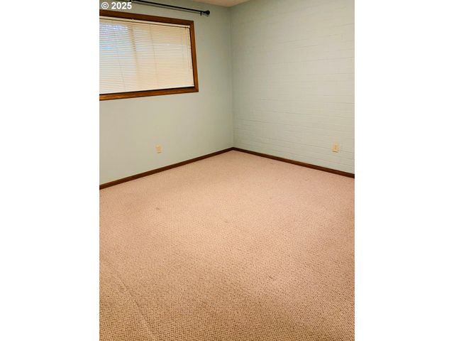 4134 Se WASHINGTON St, Milwaukie, OR 97222