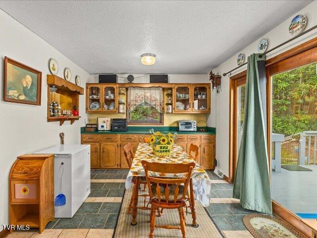 814 Dogwood Drive, Erwin, TN 37650