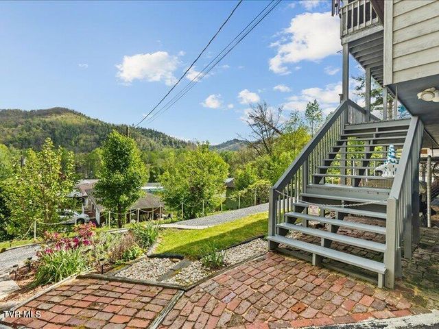 814 Dogwood Drive, Erwin, TN 37650