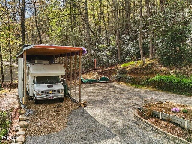 814 Dogwood Drive, Erwin, TN 37650