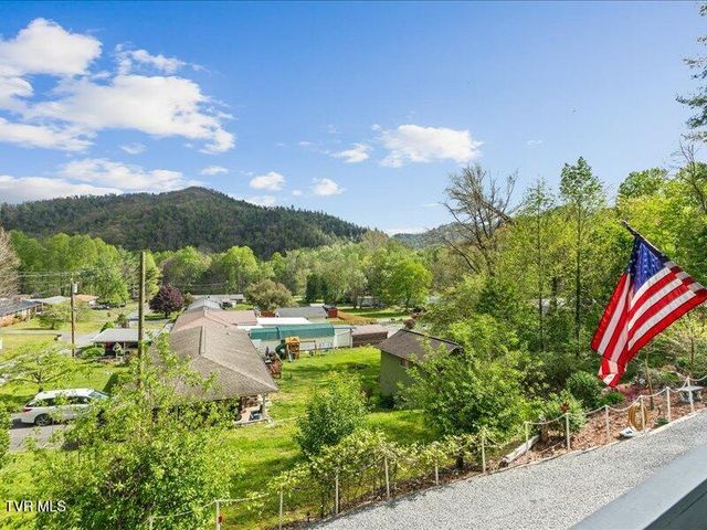 814 Dogwood Drive, Erwin, TN 37650