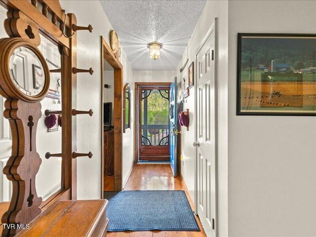 814 Dogwood Drive, Erwin, TN 37650