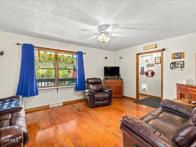814 Dogwood Drive, Erwin, TN 37650