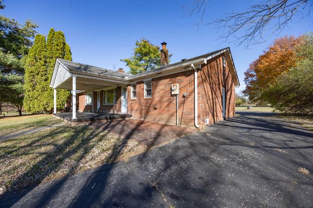 479 Bourbon Acres Road, Paris, KY 40361