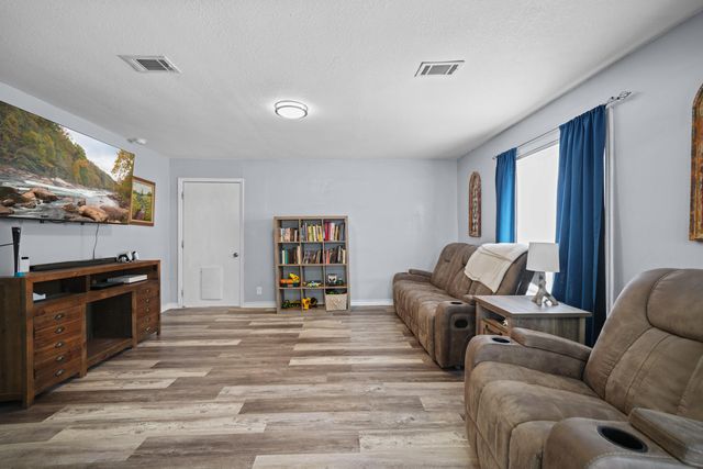 206 Jones Avenue, Niceville, FL 32578