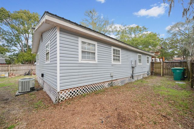 206 Jones Avenue, Niceville, FL 32578