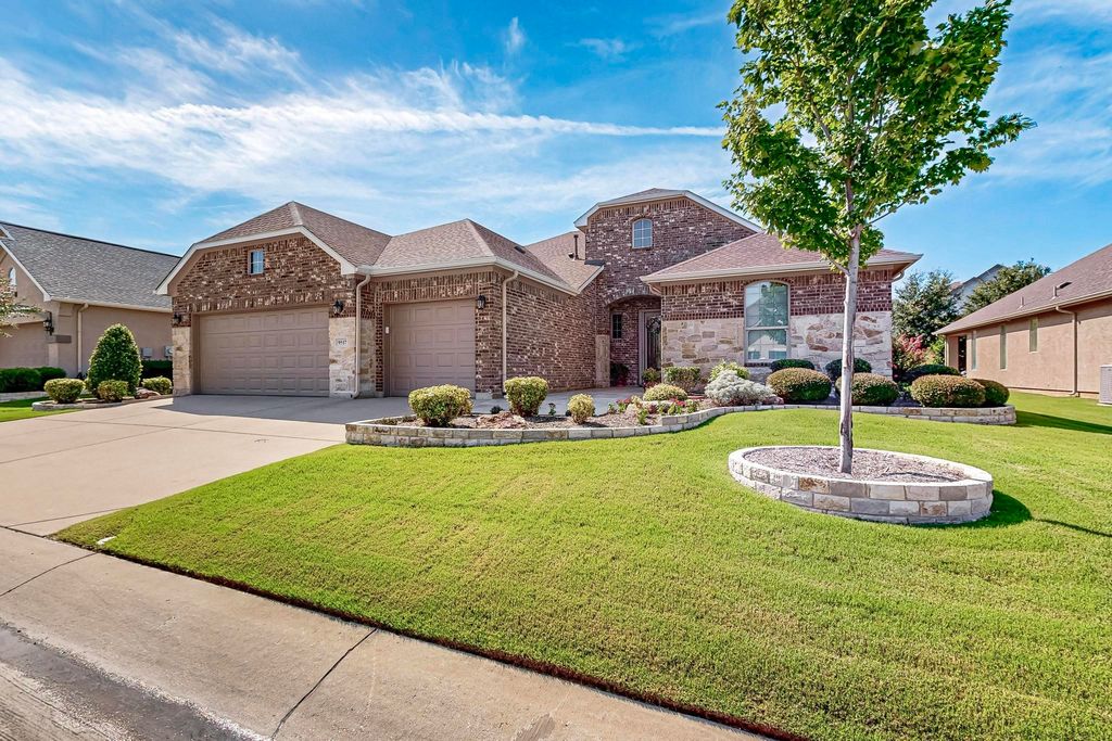 9517 Crestview Drive, Denton, TX 76207