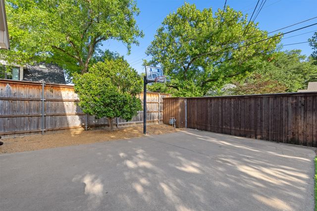3909 Greenbrier Drive, University Park, TX 75225