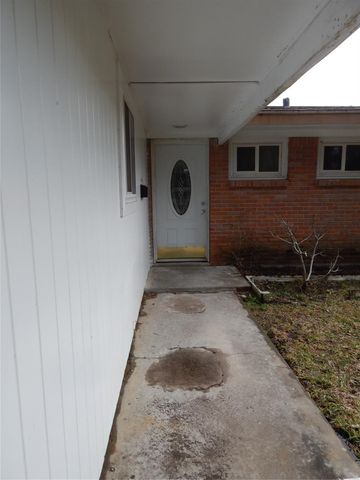 104 Crestview Drive, Hitchcock, TX 77563