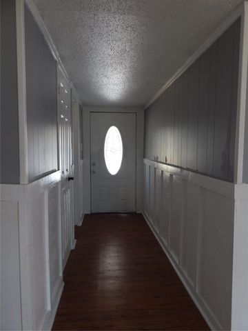 104 Crestview Drive, Hitchcock, TX 77563