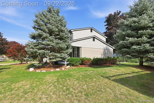13622 Biscayne Drive, Sterling Heights, MI 48313