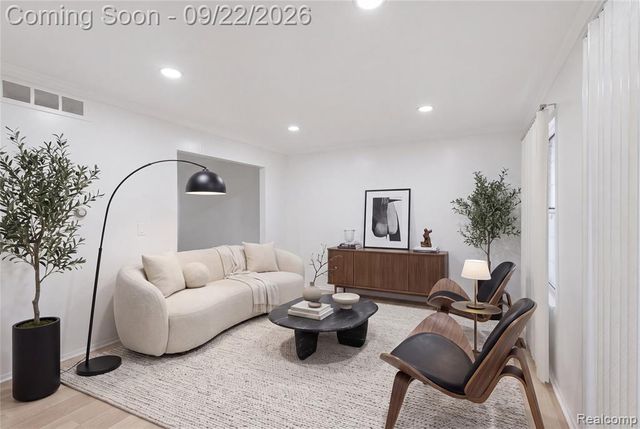 13622 Biscayne Drive, Sterling Heights, MI 48313