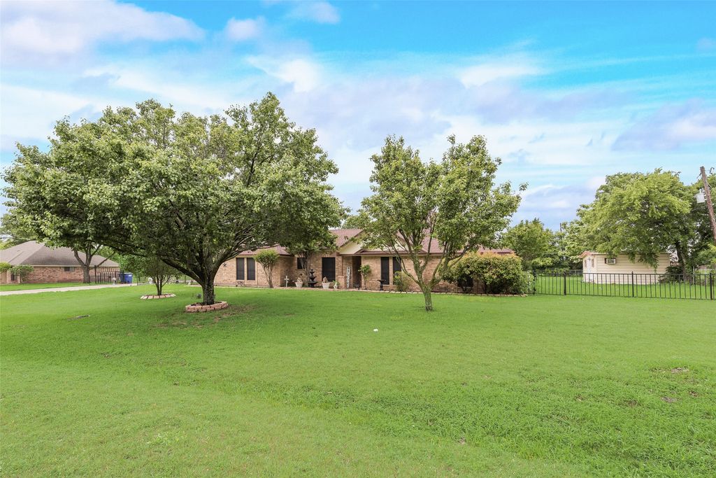 13962 Rainbow Drive, Forney, TX 75126