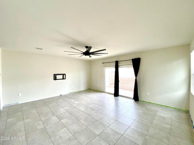18556 W BUCKSKIN Trail, Wittmann, AZ 85361