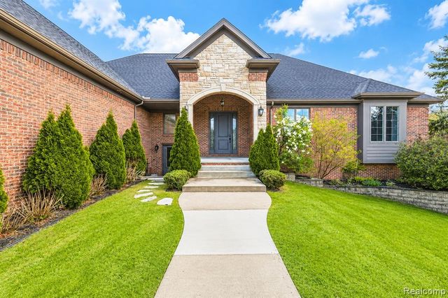35339 W 13 Mile Road, Farmington Hills, MI 48331