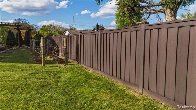 35339 W 13 Mile Road, Farmington Hills, MI 48331