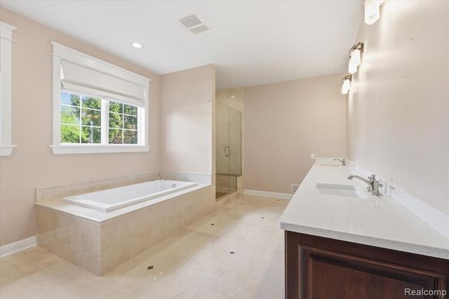 35339 W 13 Mile Road, Farmington Hills, MI 48331