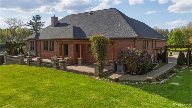 35339 W 13 Mile Road, Farmington Hills, MI 48331