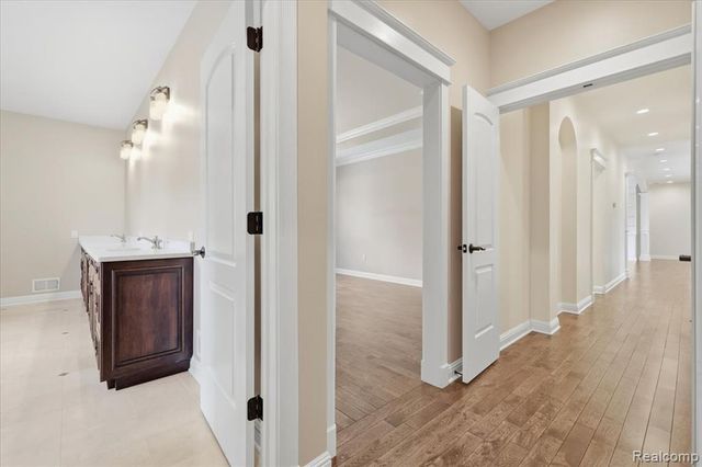 35339 W 13 Mile Road, Farmington Hills, MI 48331