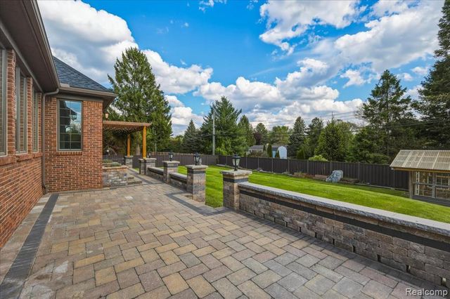 35339 W 13 Mile Road, Farmington Hills, MI 48331