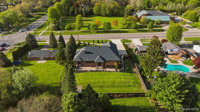 35339 W 13 Mile Road, Farmington Hills, MI 48331