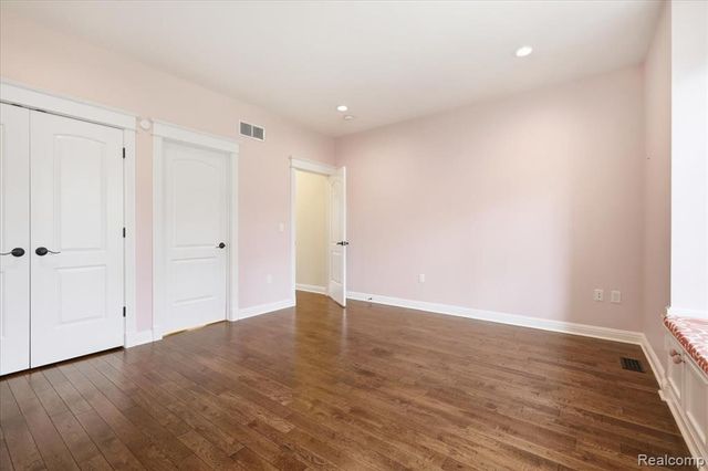 35339 W 13 Mile Road, Farmington Hills, MI 48331