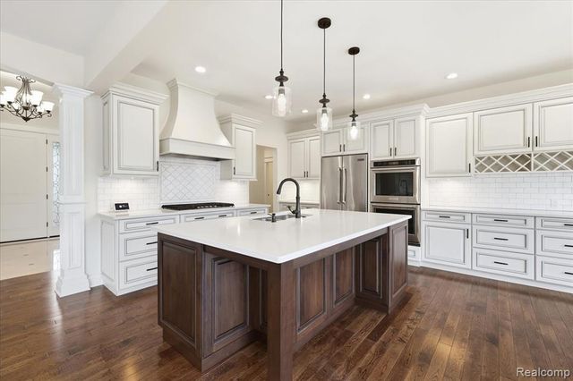 35339 W 13 Mile Road, Farmington Hills, MI 48331
