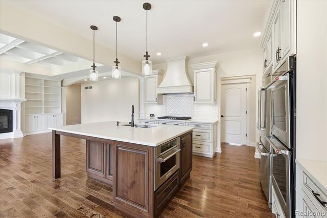 35339 W 13 Mile Road, Farmington Hills, MI 48331