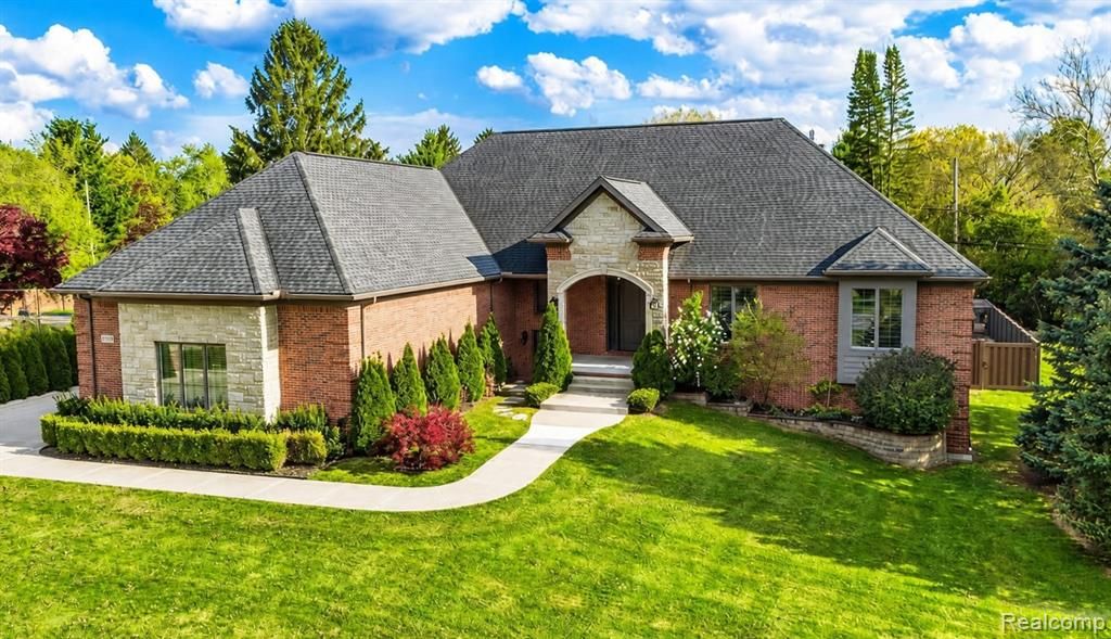 35339 W 13 Mile Road, Farmington Hills, MI 48331