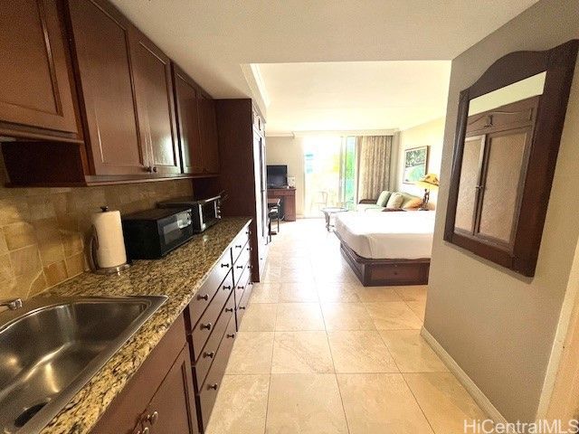 2045 Kalakaua Avenue 402, Honolulu, HI 96815