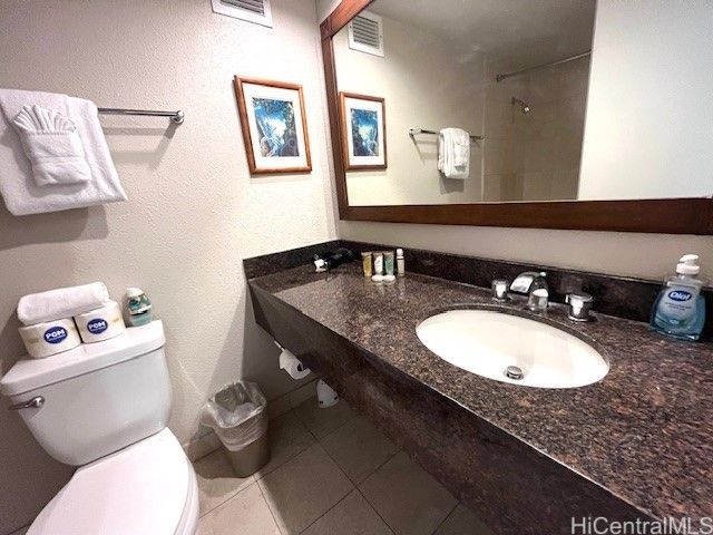 2045 Kalakaua Avenue 402, Honolulu, HI 96815