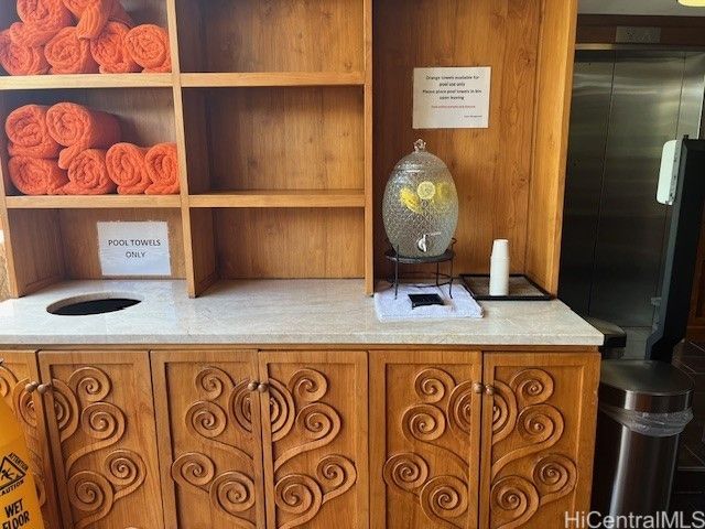 2045 Kalakaua Avenue 402, Honolulu, HI 96815