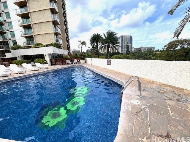 2045 Kalakaua Avenue 402, Honolulu, HI 96815