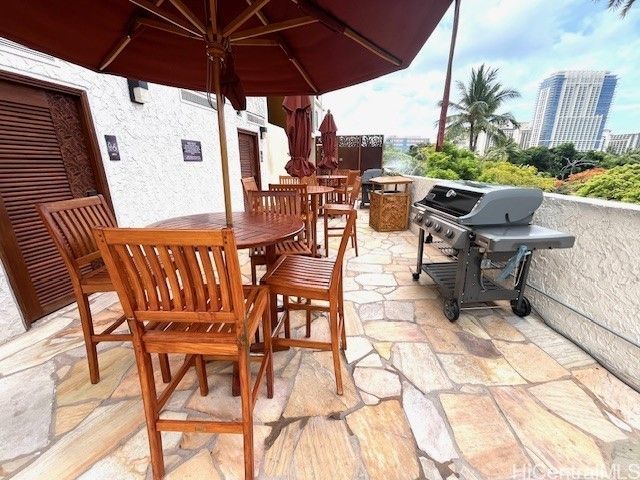 2045 Kalakaua Avenue 402, Honolulu, HI 96815