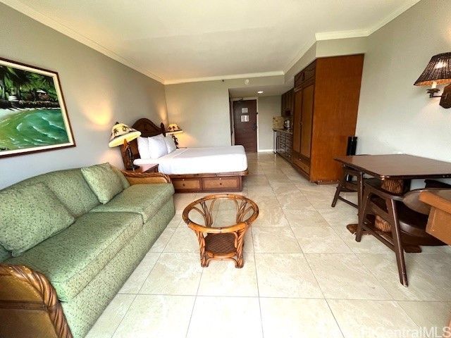 2045 Kalakaua Avenue 402, Honolulu, HI 96815
