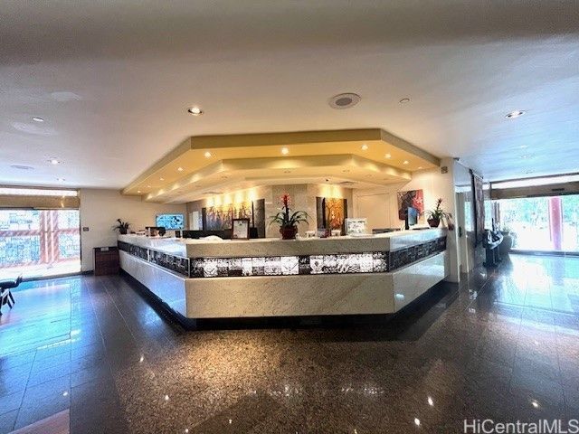 2045 Kalakaua Avenue 402, Honolulu, HI 96815