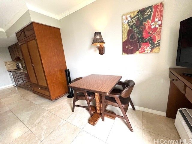2045 Kalakaua Avenue 402, Honolulu, HI 96815