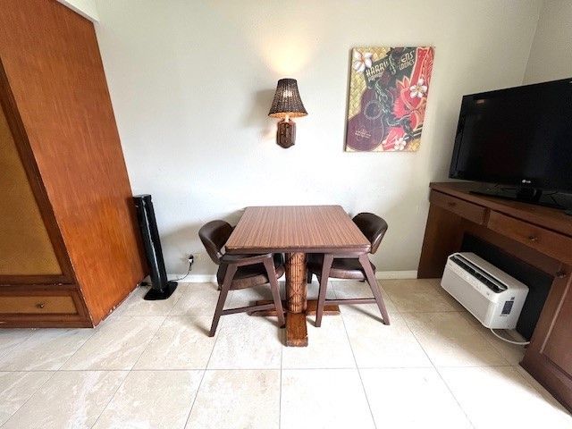 2045 Kalakaua Avenue 402, Honolulu, HI 96815