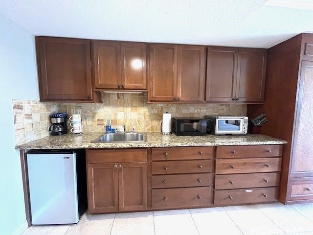 2045 Kalakaua Avenue 402, Honolulu, HI 96815