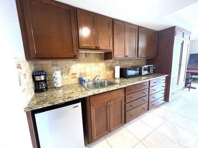 2045 Kalakaua Avenue 402, Honolulu, HI 96815