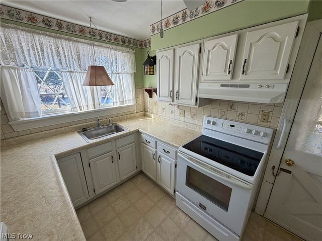 403 Burrows Avenue, East Liverpool, OH 43920