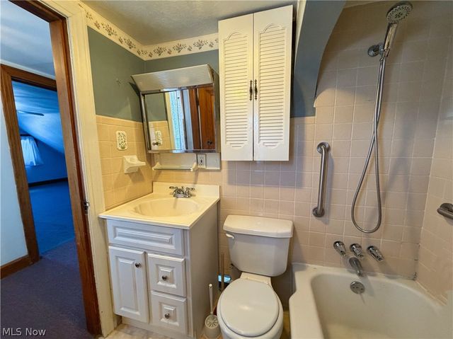 403 Burrows Avenue, East Liverpool, OH 43920