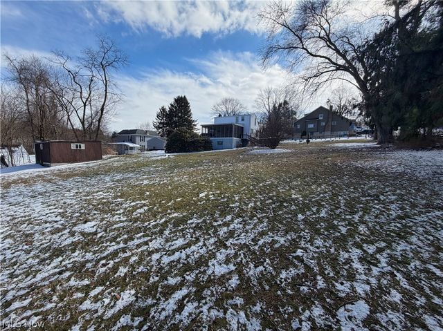 403 Burrows Avenue, East Liverpool, OH 43920