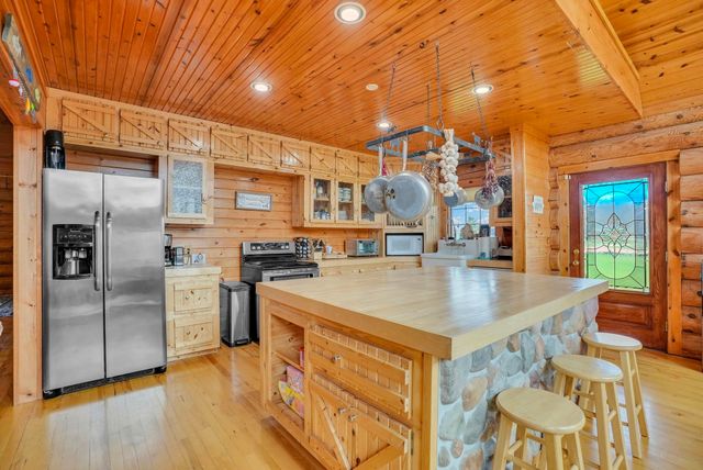 1085 Bundy Drive, Lake Isabella, MI 48893