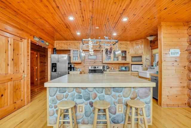 1085 Bundy Drive, Lake Isabella, MI 48893