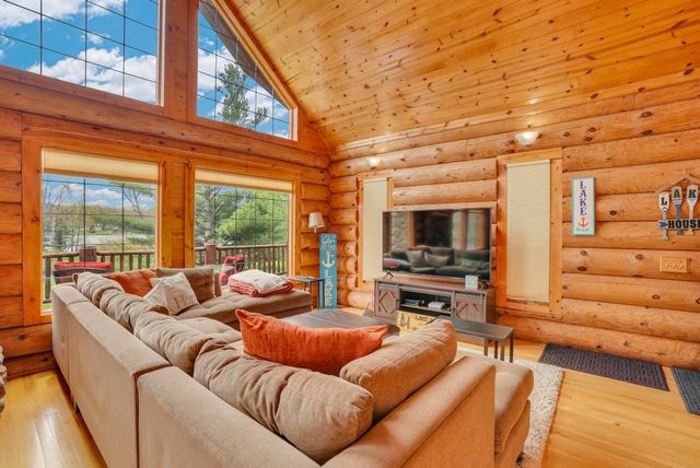1085 Bundy Drive, Lake Isabella, MI 48893