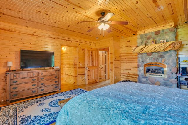 1085 Bundy Drive, Lake Isabella, MI 48893
