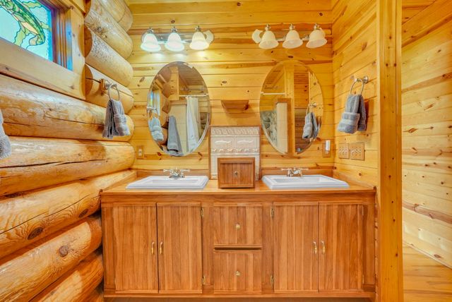 1085 Bundy Drive, Lake Isabella, MI 48893