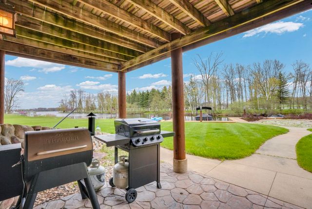 1085 Bundy Drive, Lake Isabella, MI 48893